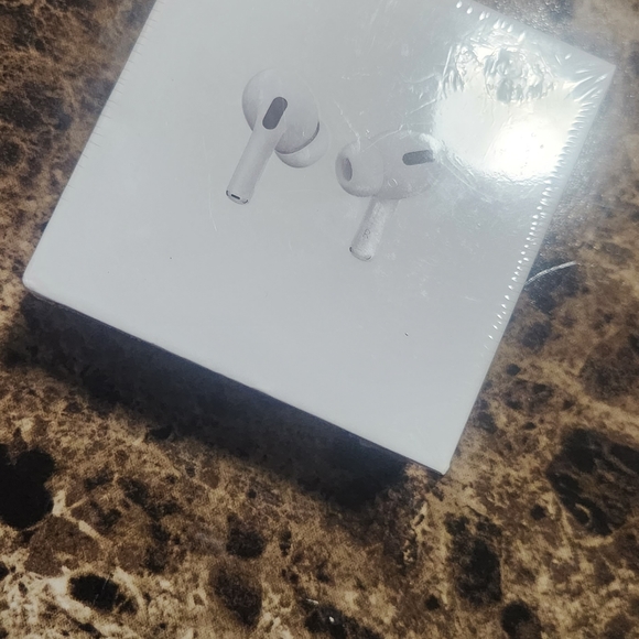 AirPods Pro - Picture 2 of 2